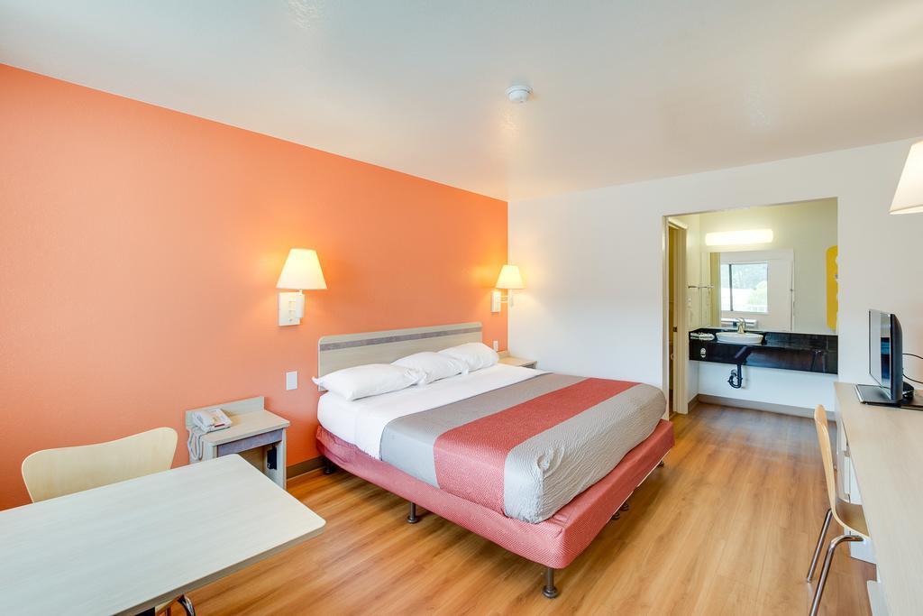 Motel 6-Columbus, Oh - West Esterno foto