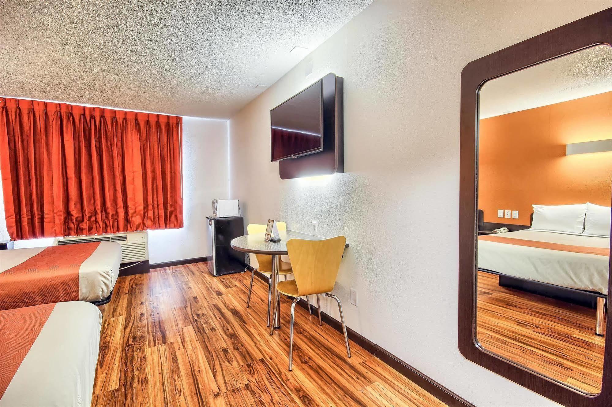 Motel 6-Columbus, Oh - West Esterno foto