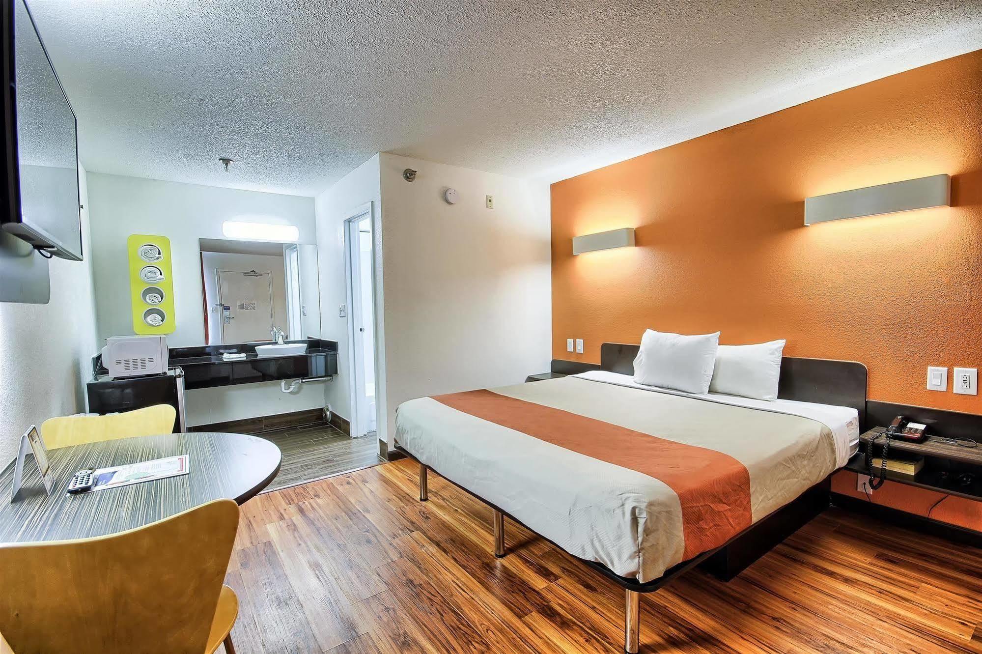 Motel 6-Columbus, Oh - West Esterno foto