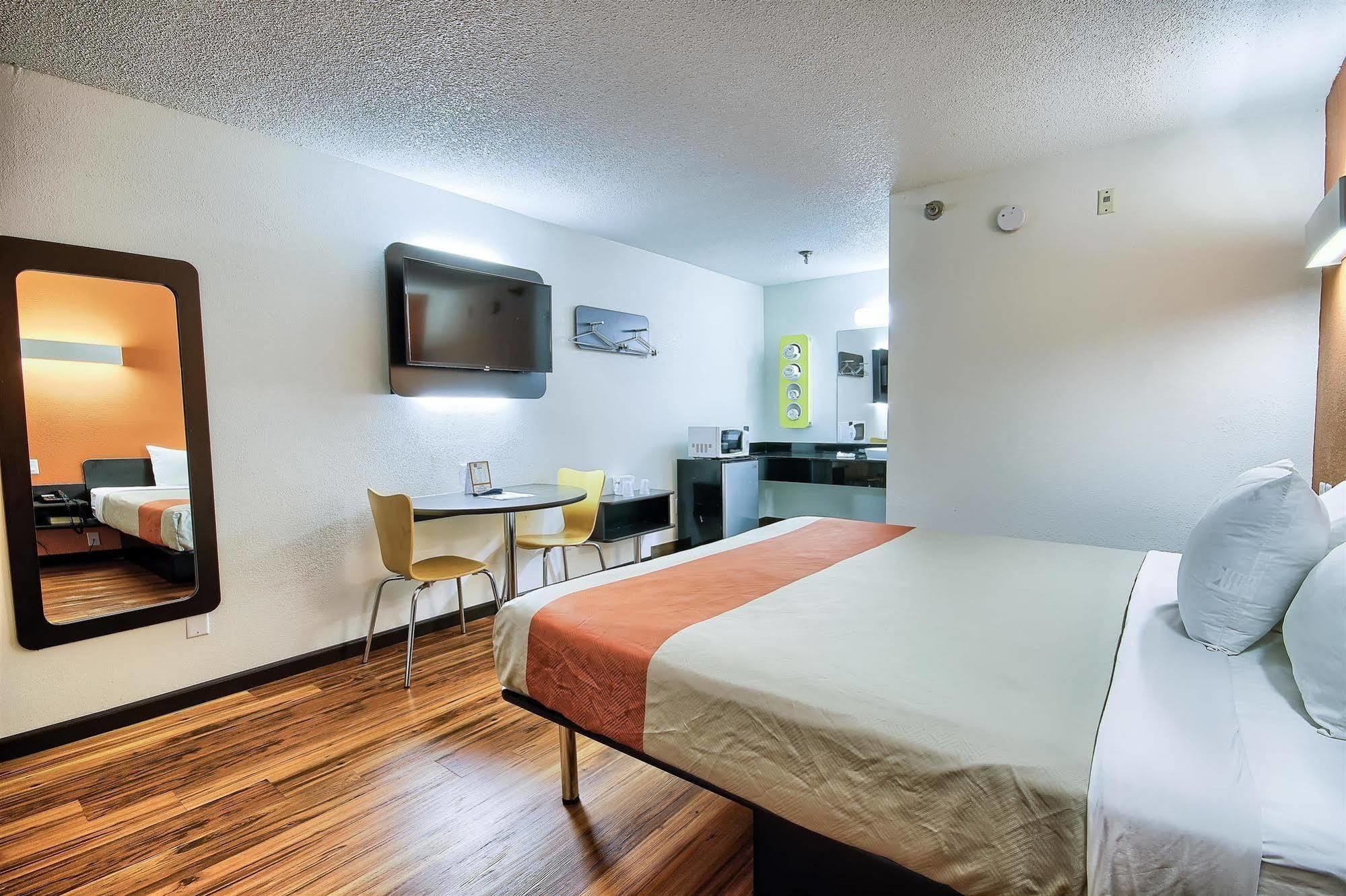 Motel 6-Columbus, Oh - West Esterno foto