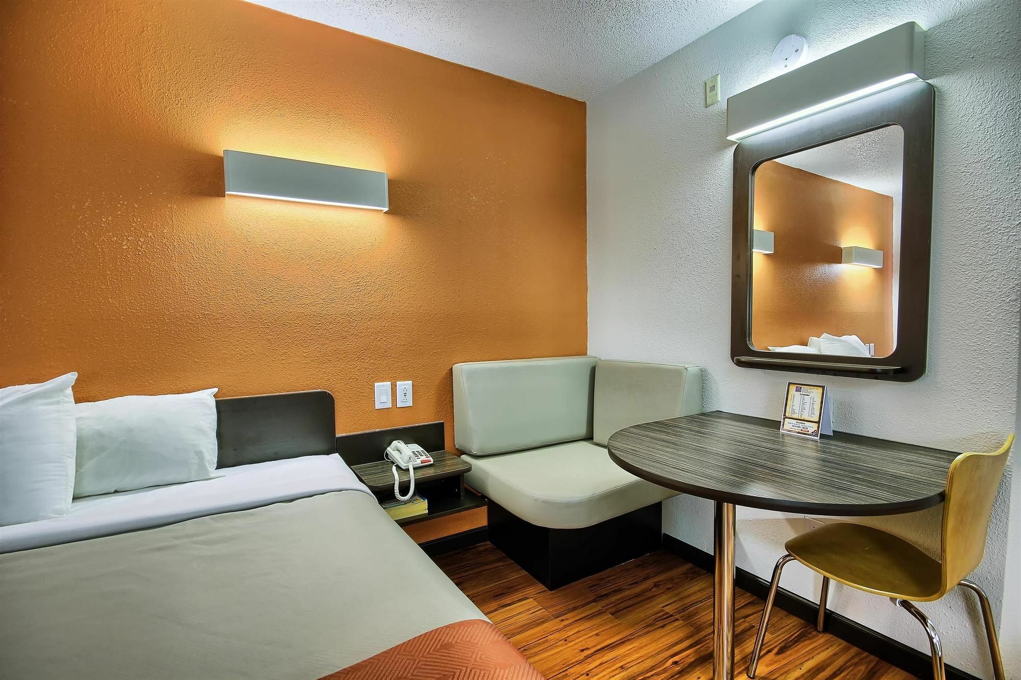 Motel 6-Columbus, Oh - West Esterno foto